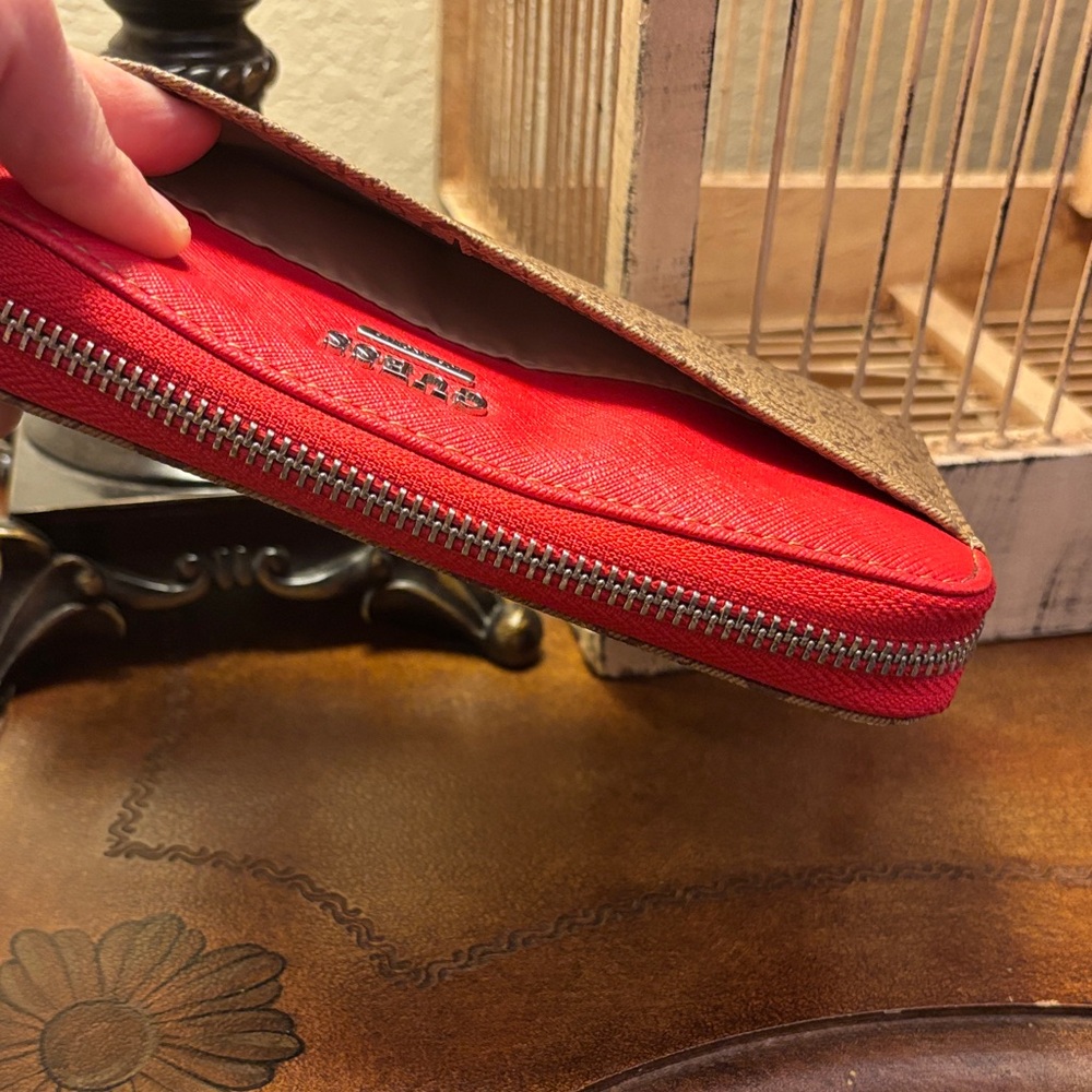 GUESS Red and Tan Women's Wallet - Picture 4 of 10